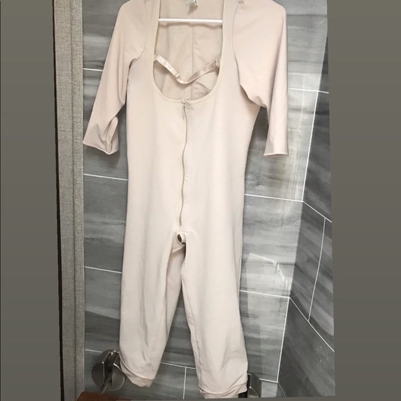 ** USED ** Gysm 295 body shaper - post op surgery - Picture 4 of 6